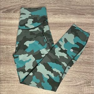 Lululemon leggings • Wunder Train High Rise 23” • size 4